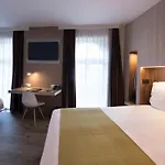 Flanders Hotel