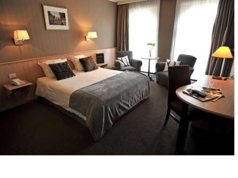 Flanders Hotel