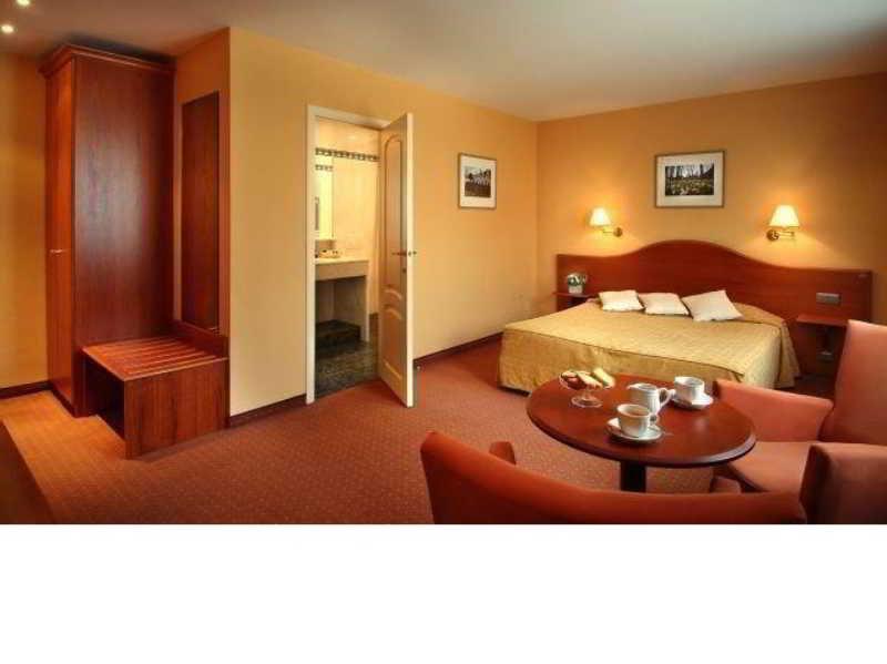 Flanders Hotel 4*